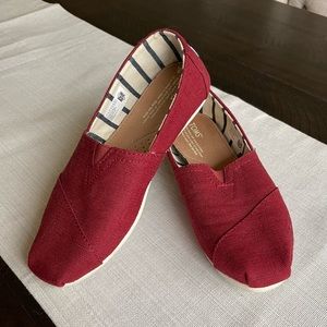 Toms